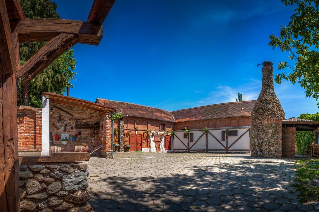 Wellness B&B Winery Sontacchi Kutjevo エクステリア 写真